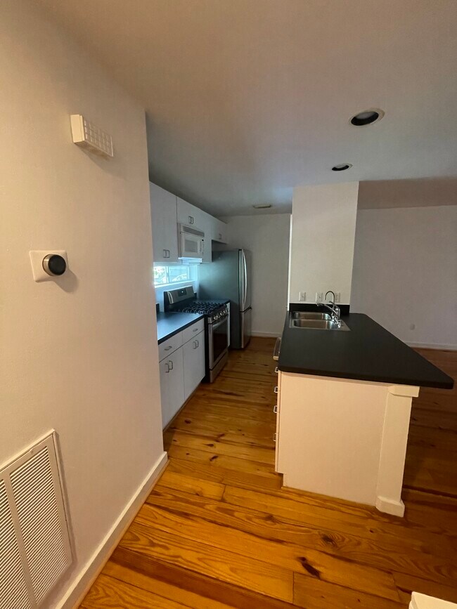 Kitchen - 2715 Chenevert St
