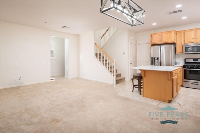 Building Photo - 1515 Franceschi Dr