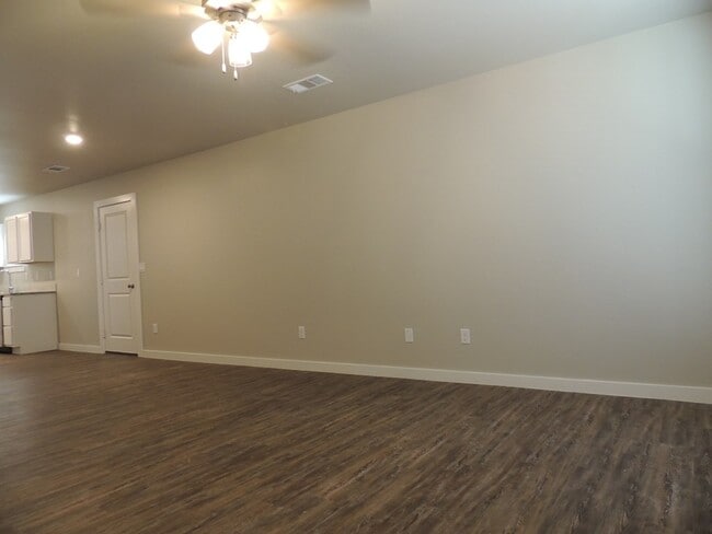 Building Photo - 6115 Appaloosa Ln