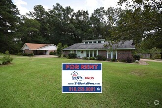 Building Photo - 3 Bed 2 Bath in Ruston. Lawn Care Included!