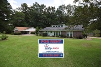 Building Photo - 3 Bed 2 Bath in Ruston. Call Today!