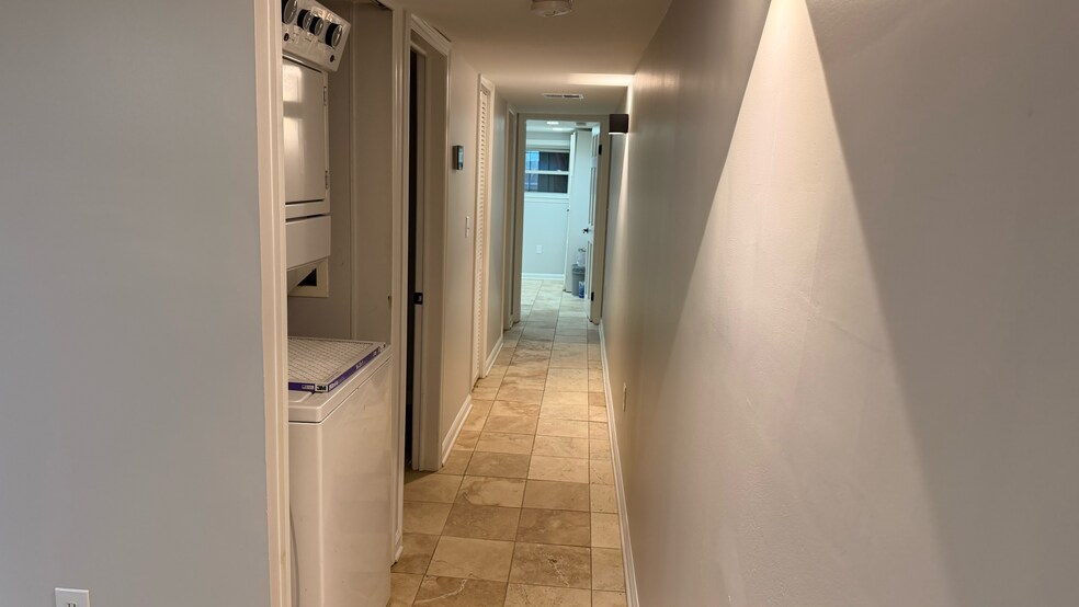 Building Photo - 1342 Park Rd NW