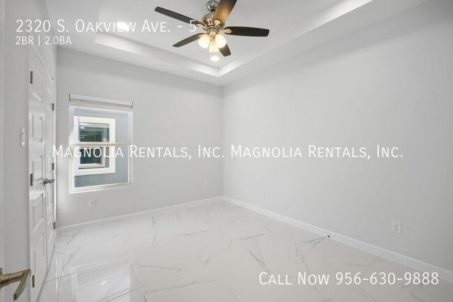 Building Photo - 2320 S Oakview Dr