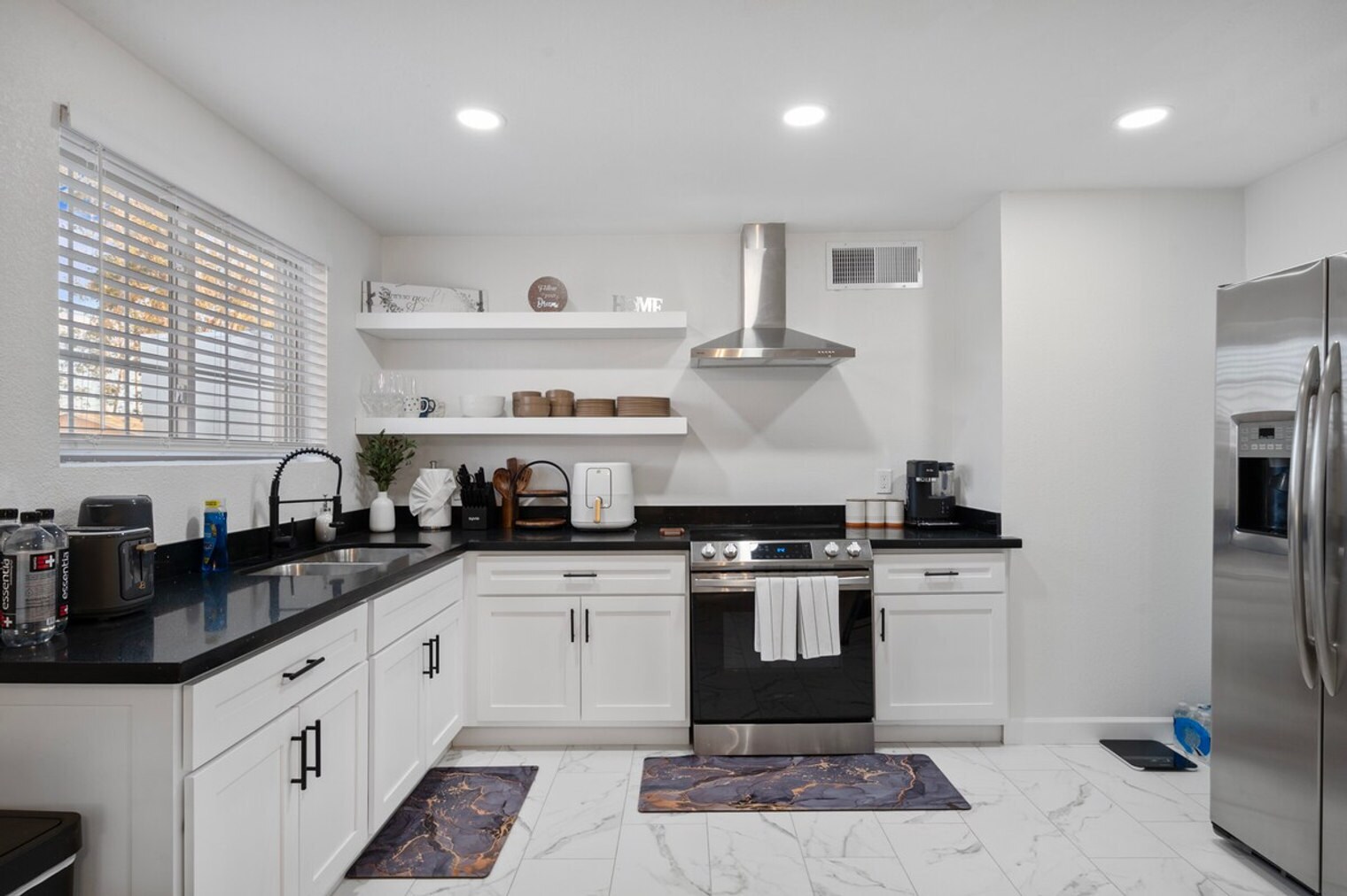 Building Photo - 3023 N 40th Ln