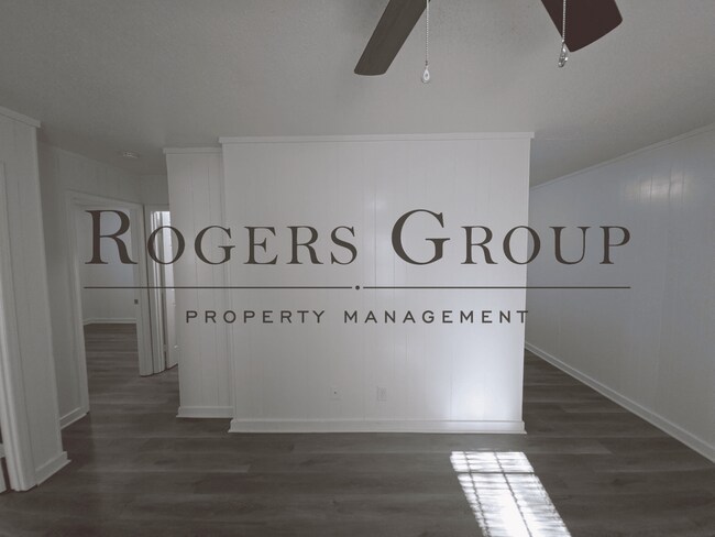 Building Photo - #450 - 109-111 Carter St Duplex