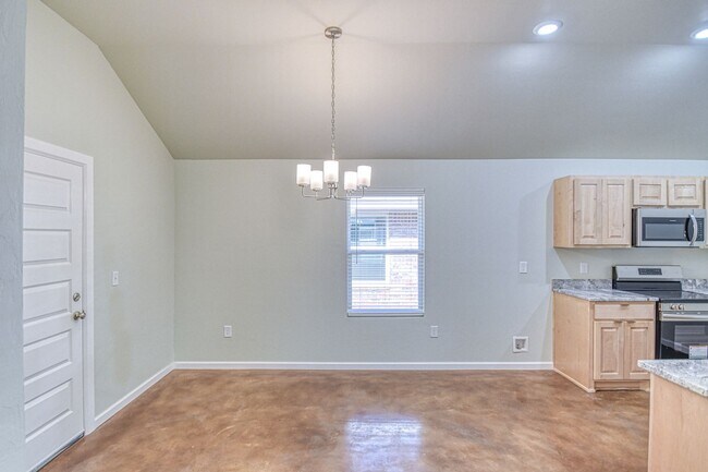 Building Photo - 2713 Clifton Ter