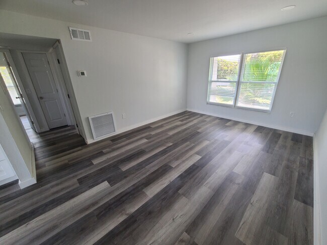Building Photo - 7196 68th Ct N