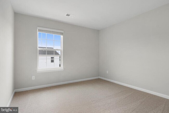 Building Photo - 3210 White Tail Dr