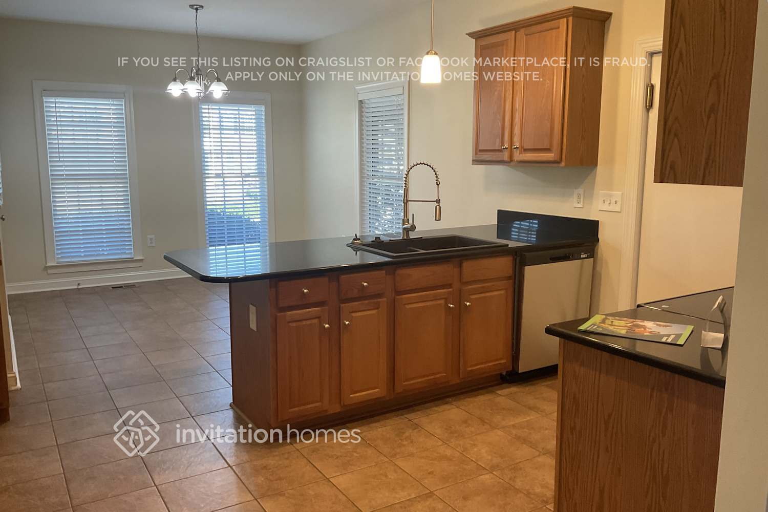 Building Photo - 3915 Lake Park Rd