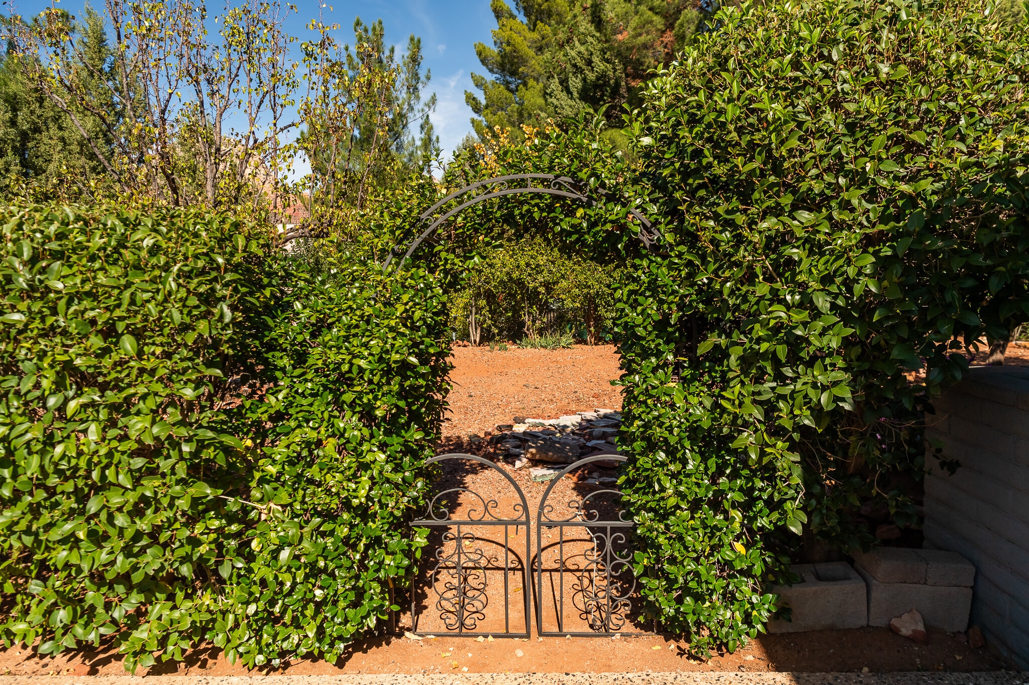 Building Photo - 350 Panorama Blvd