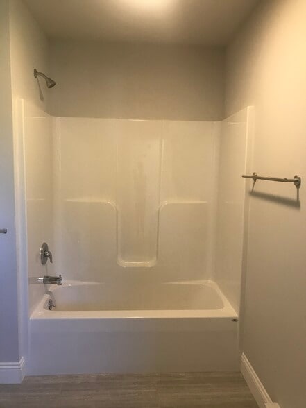 Building Photo - 283 Boston Post Rd