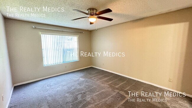 Building Photo - 2727 N Poinciana Blvd