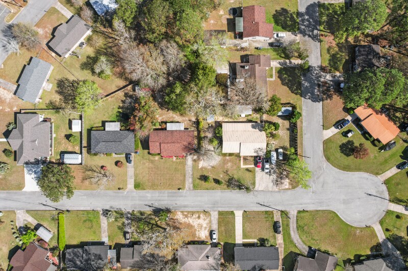 Building Photo - 202 Peartree Cir
