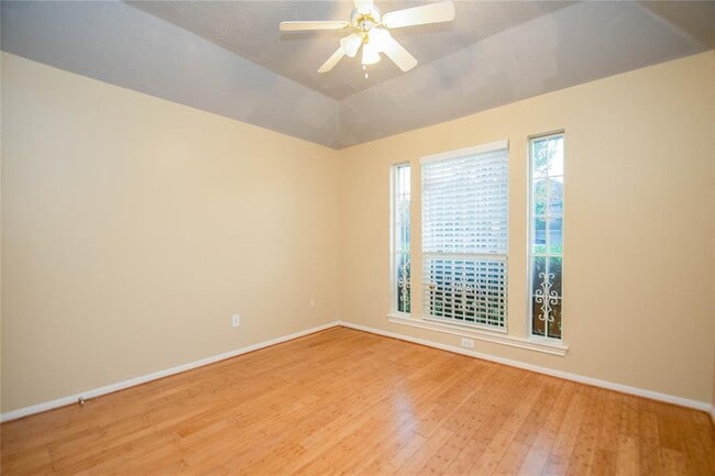 Building Photo - 7731 Las Flores Dr