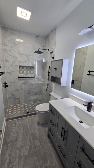 Building Photo - 32 Nandina Dr
