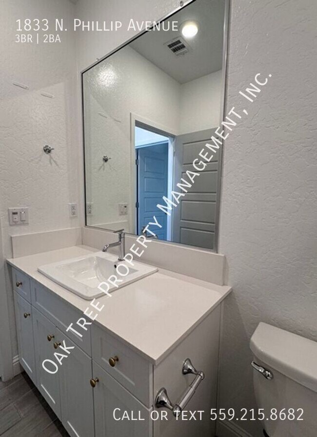 Building Photo - 1833 N Phillip Ave