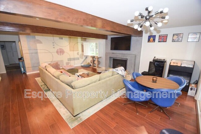 Building Photo - 4355 Whittier Ct