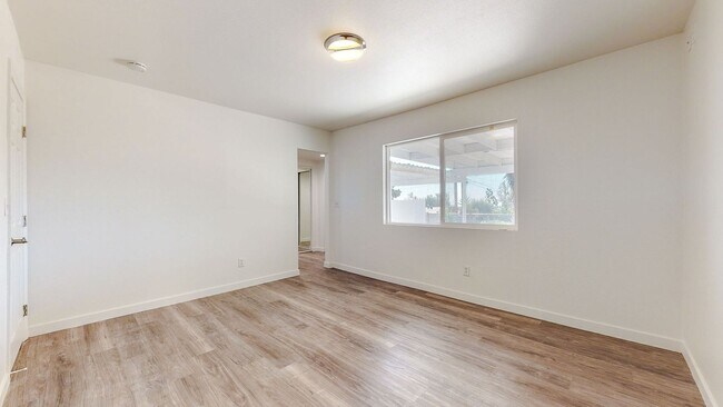 Building Photo - RANCHO CUCAMONGA UPDATED Family Home 4+2 A...