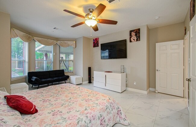 Building Photo - 12427 Shadycrest Dr