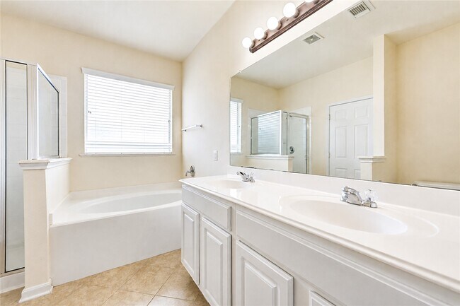 Building Photo - 7419 Sabinal Creek Dr
