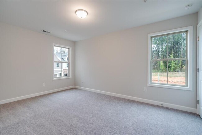 Building Photo - 1095 Lawanna Dr