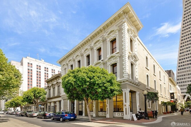 Building Photo - 733 Front St