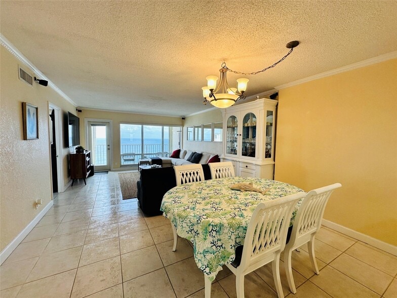 Building Photo - 750 N Ocean Blvd