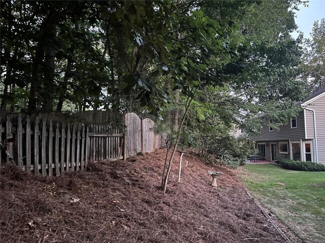 Building Photo - 4820 Tanners Spring Dr