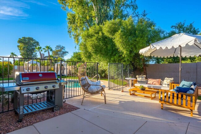 Building Photo - 12202 N 60th St