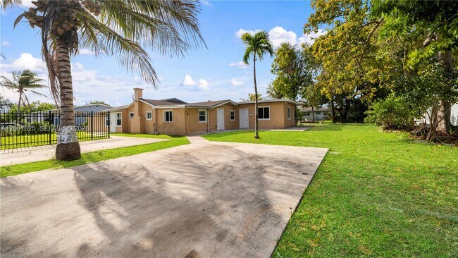 Building Photo - 1124 NW 100th Terrace