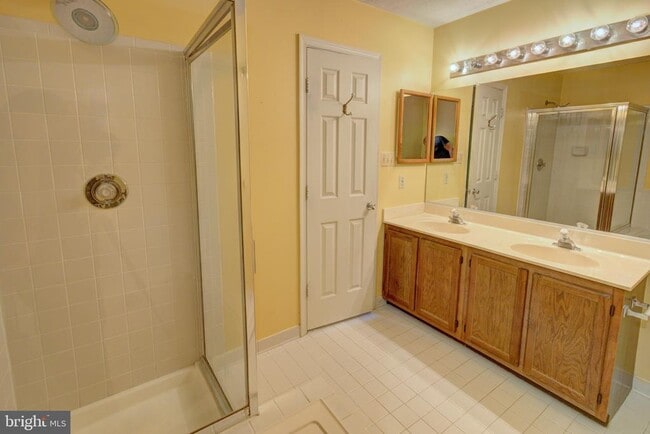 Building Photo - 13920 Lord Fairfax Pl