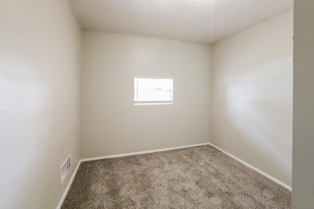 Building Photo - 6885 NW 27th Ct