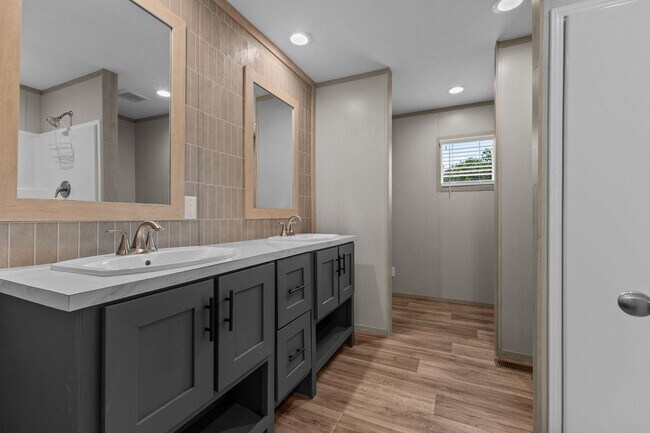 Building Photo - New build home on a spacious lot!