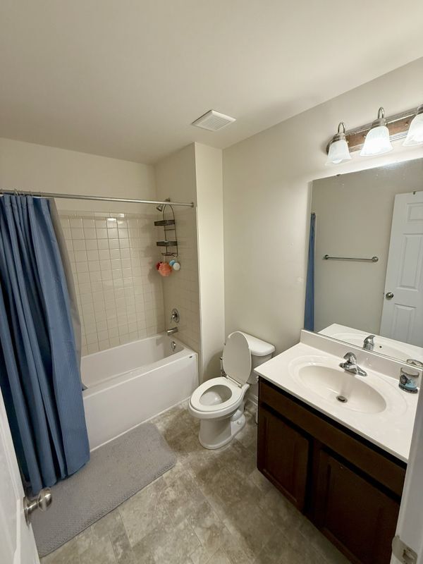 Building Photo - 111 Clydesdale Ln