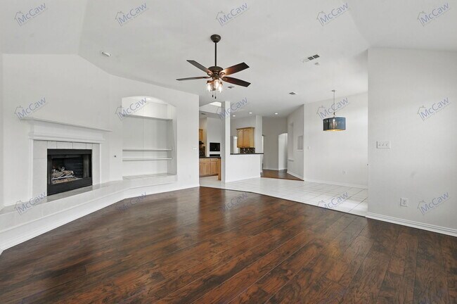 Building Photo - 544 Layton Dr