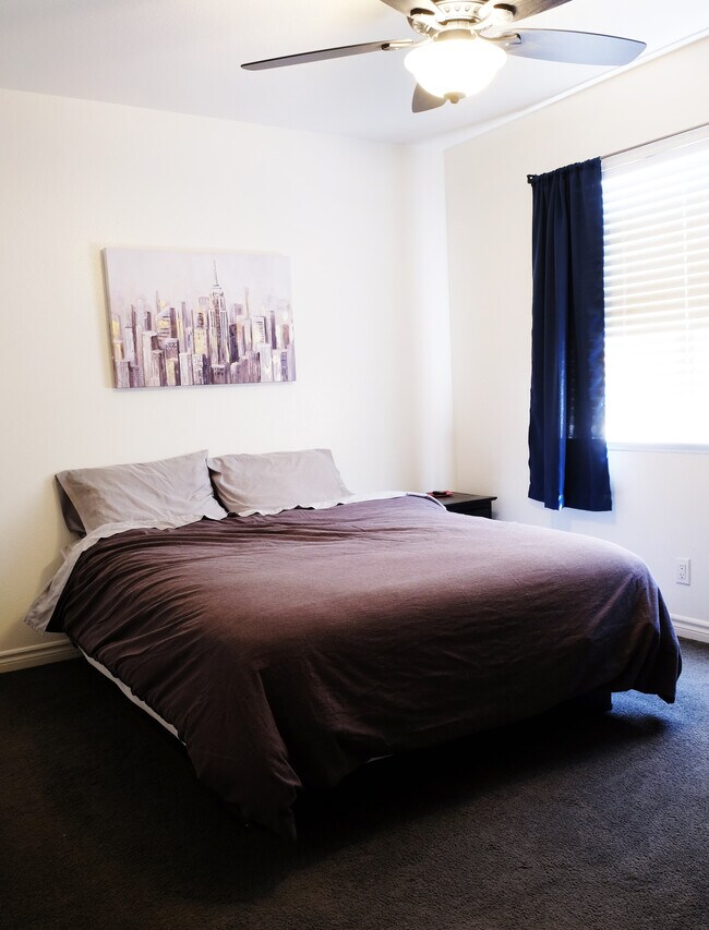 Building Photo - 6127 Meadowhaven Ln