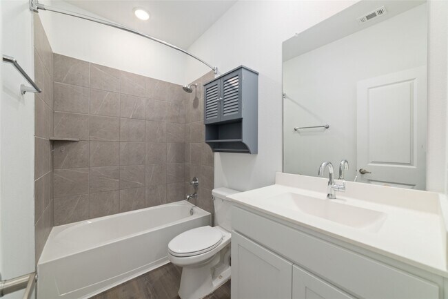 Building Photo - 919 Golden Willow Ln