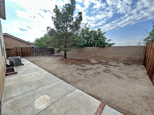 Building Photo - 13526 W Nolina Dr