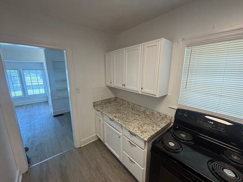 Building Photo - 1515 35th Street Ensley