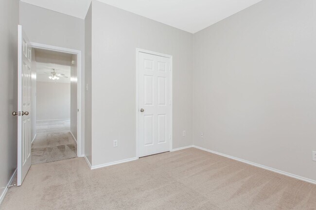 Building Photo - 4 Bedroom 2 Bath Home for Rent