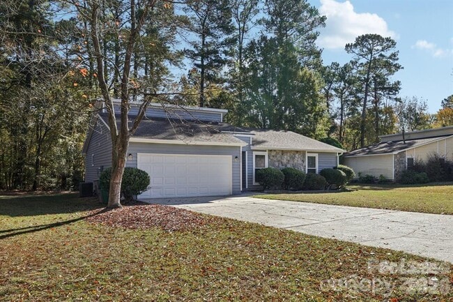 Building Photo - 7030 Huntsmaster Dr