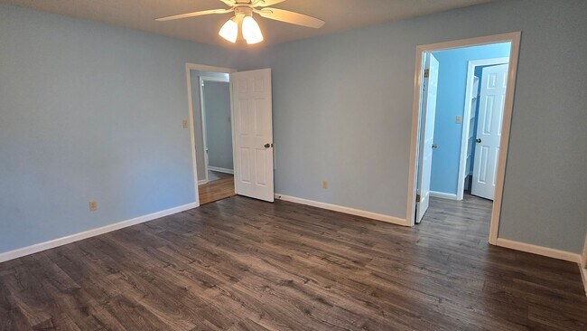 Building Photo - 4 Bedroom