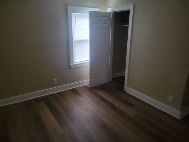 Building Photo - 3035n10tStM