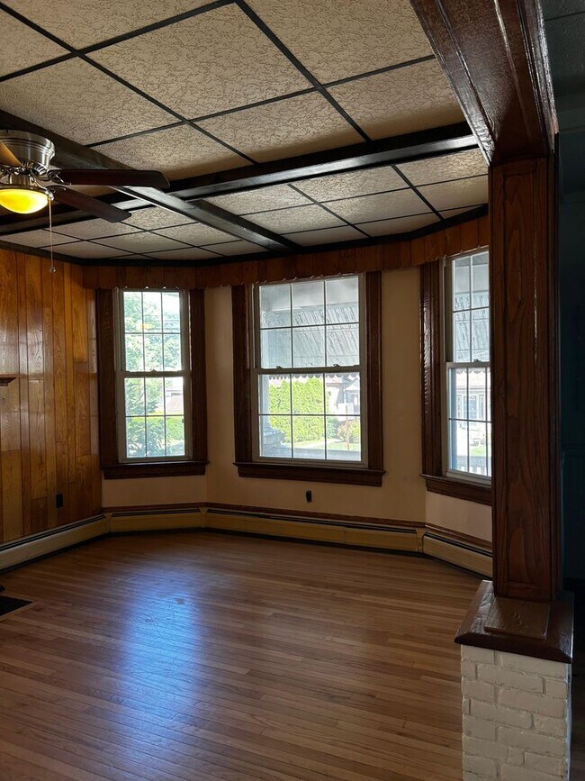 Building Photo - 308 North Blakely Street