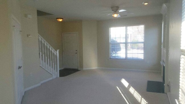 Building Photo - 1017 Farrcroft Way