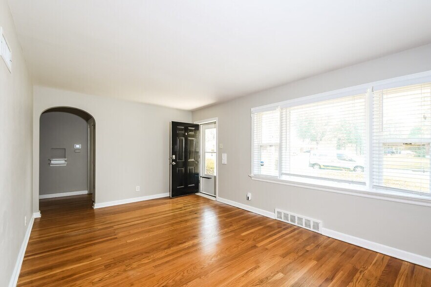 Building Photo - 1249 Waldorf Dr