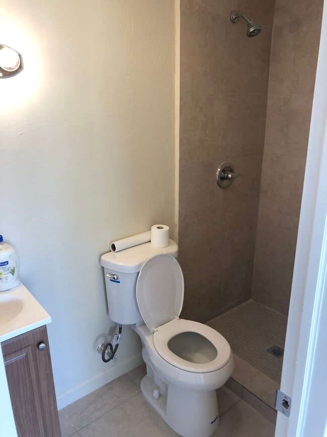 Building Photo - 1316 NW 12th St