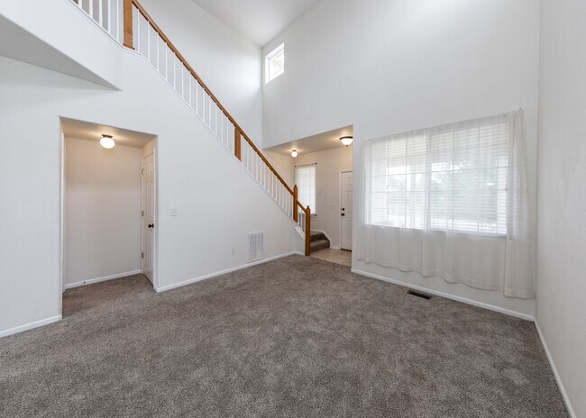 Building Photo - Lovely Home on East Side Near Military bas...
