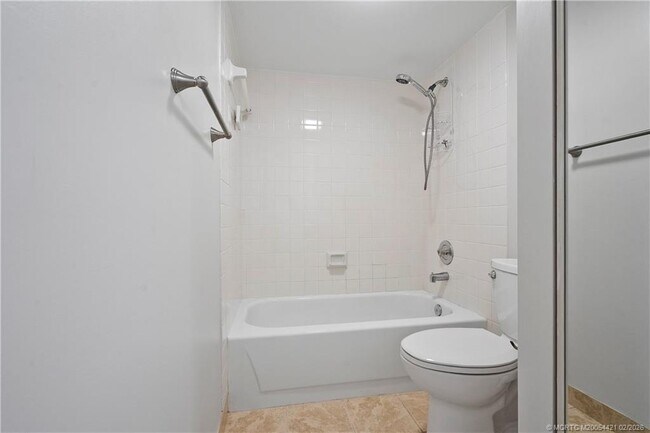 Building Photo - 3098 SW Sunset Trace Cir