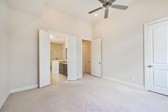 Building Photo - 2526 Chenevert St